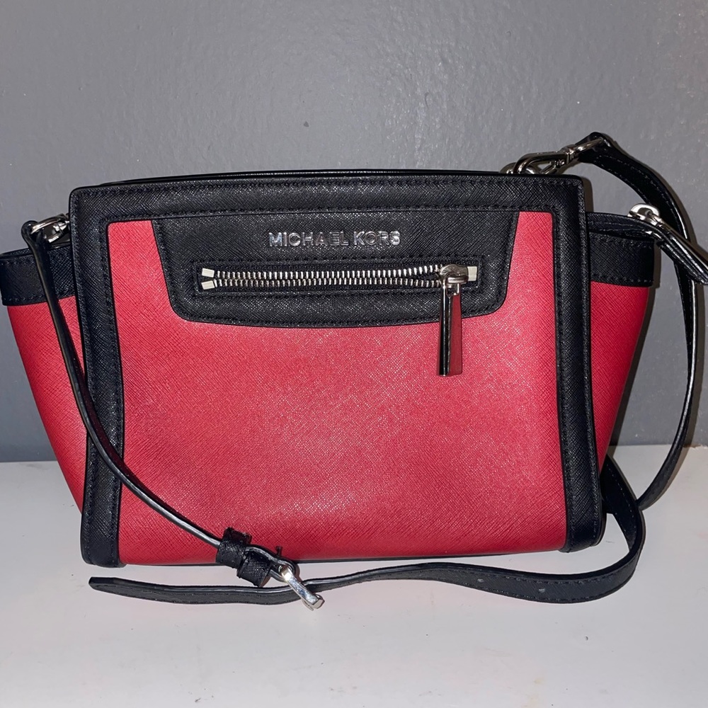 New Red and Black #MichealKors Bag!